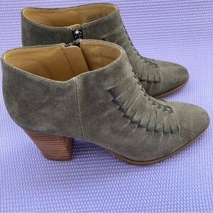 Franco Sarto Women's Dimona Boot Size 8.5 Block Heel Gray Suede Woven